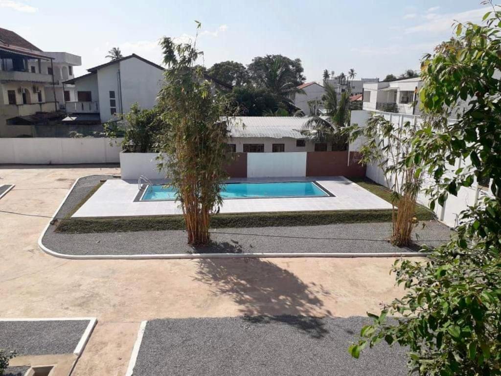 Aradhana Airport Transit Hotel Katunayaka Buitenkant foto