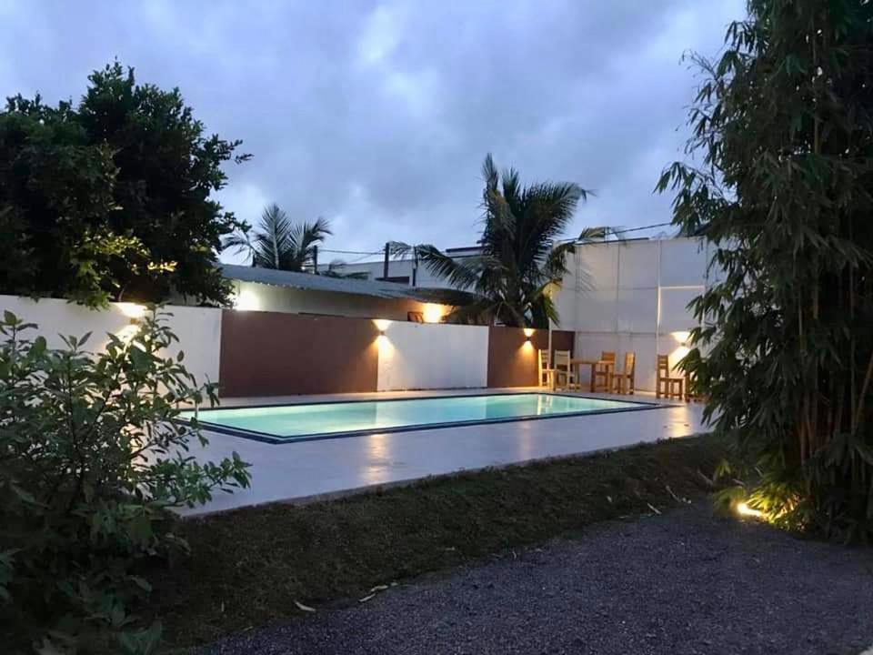 Aradhana Airport Transit Hotel Katunayaka Buitenkant foto