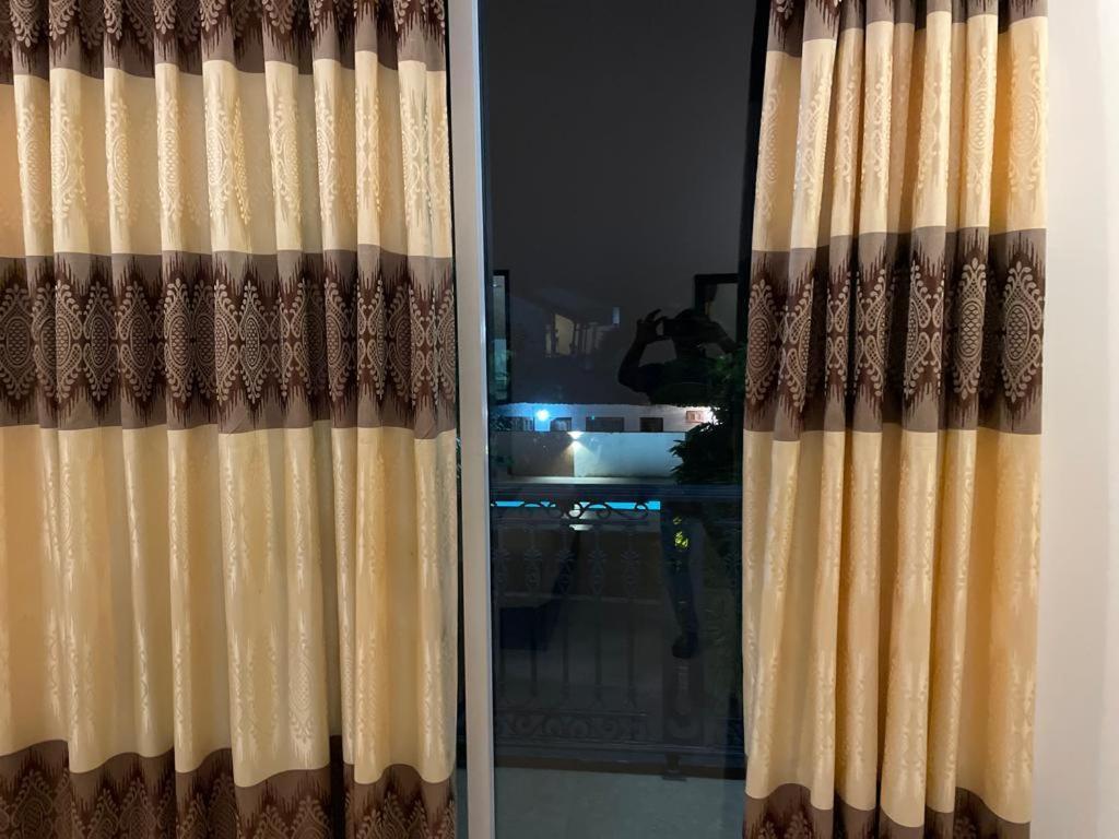 Aradhana Airport Transit Hotel Katunayaka Buitenkant foto