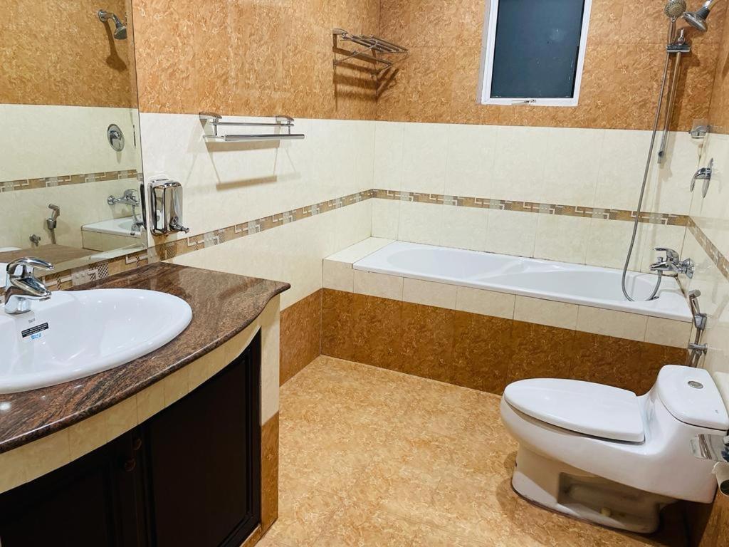 Aradhana Airport Transit Hotel Katunayaka Buitenkant foto
