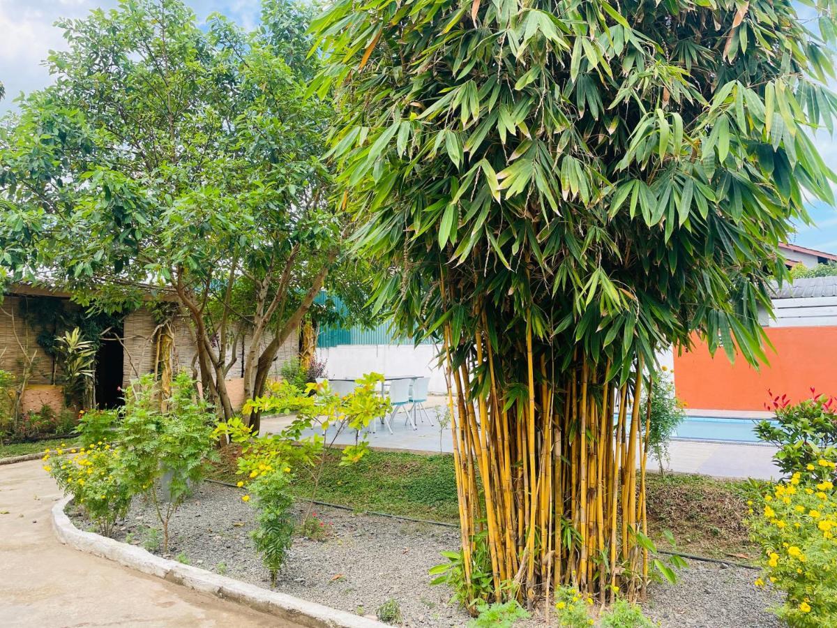 Aradhana Airport Transit Hotel Katunayaka Buitenkant foto