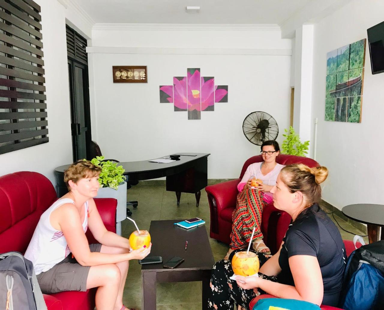 Aradhana Airport Transit Hotel Katunayaka Buitenkant foto